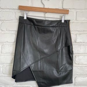 Choies Women's Black Cut Out Mid Waist Asymmetric Hem PU Mini Skirt